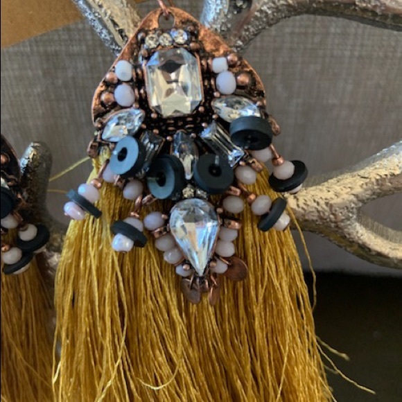 Earring - Picture 3 of 3